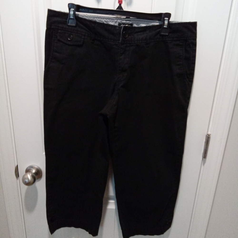 Eddie Bauer Vashon Fit Black Chino Style Capri Pants Size 12